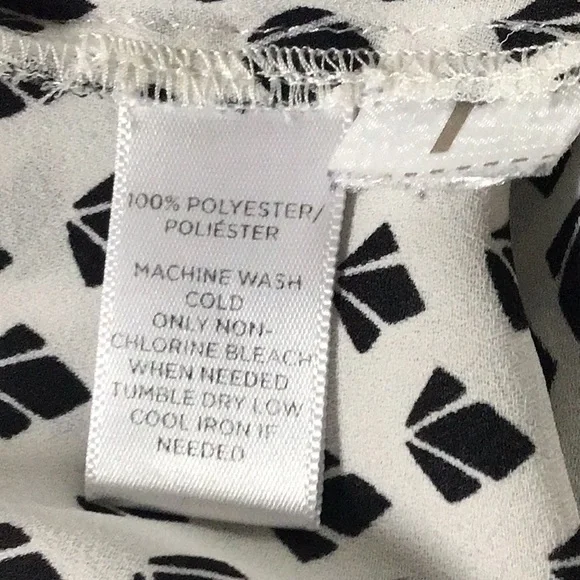 ‼️MOVING‼️ LOFT Flutter Sleeve Blouse Top. Sz. Medium. Black & White EUC - Picture 4 of 7